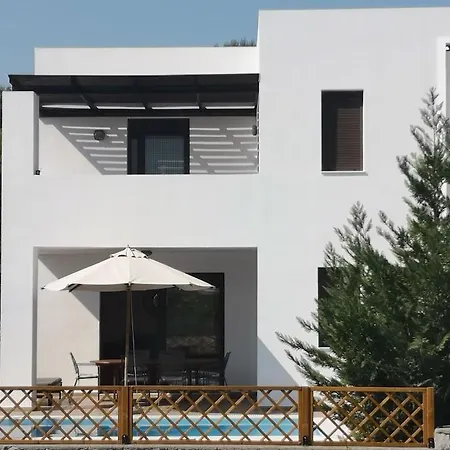 3 Bed In Village Дом отдыха