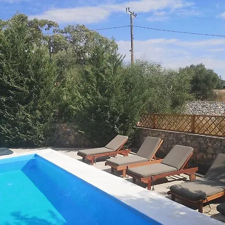 3 Bed In Village Дом отдыха *