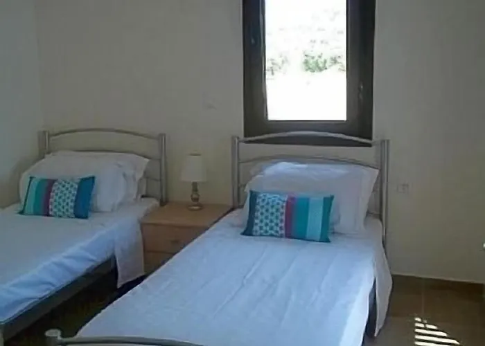 3 Bed In Village 拉多斯