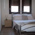 3 Bed In Village 度假居 *