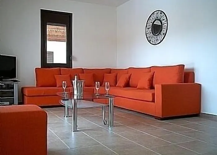 3 Bed In Village Semesterbostad Lardos